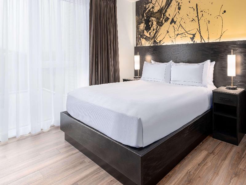 Holman Riverfront Park Hotel Salem, Tapestry By Hi image