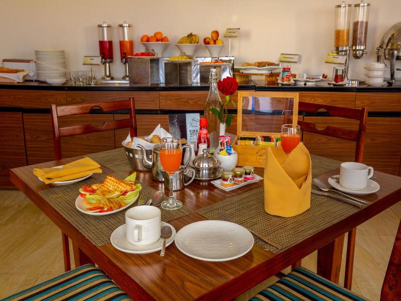 Rosewood Apartment Hotel image
