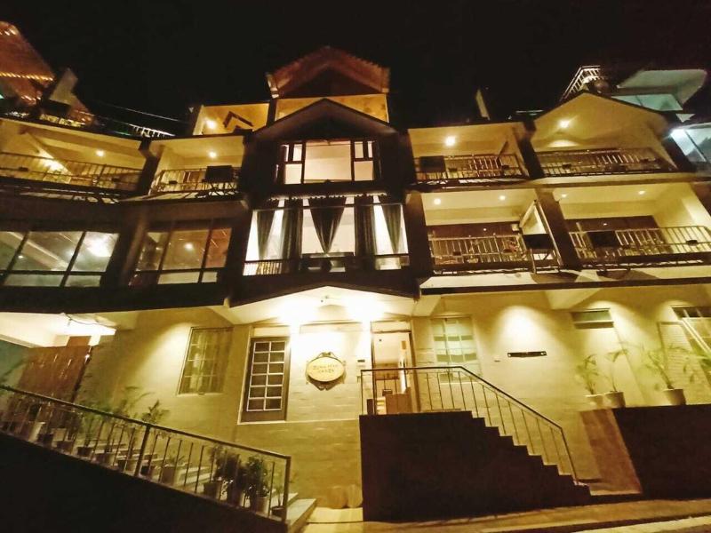 Dunn Perk Manor image