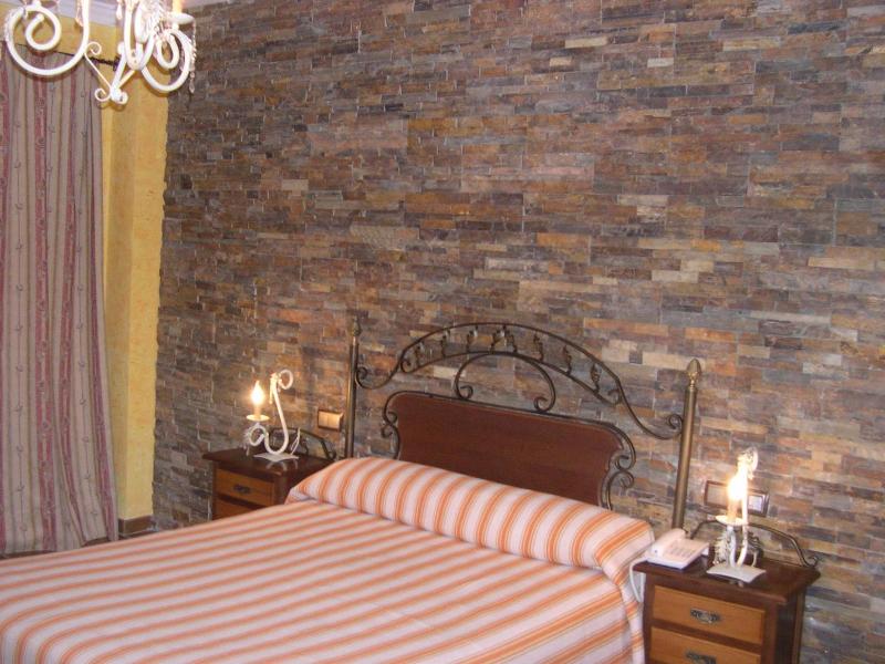 Hotel El Doncel image