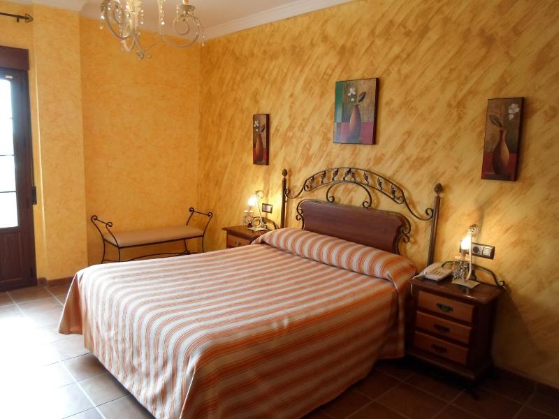 Hotel El Doncel image