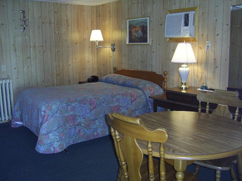 Cedar Grove Motel, Altoona Area