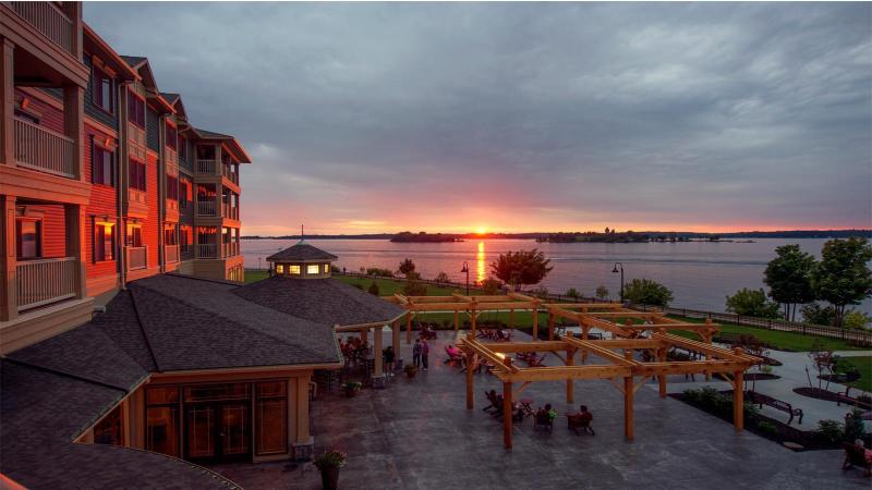 1000 Islands Harbor Hotel image
