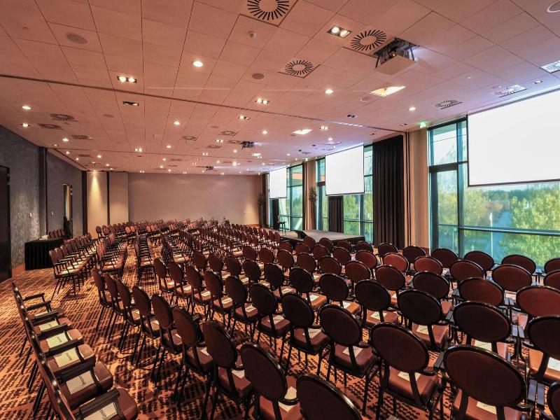 Van Der Valk Hotel Veenendaal image