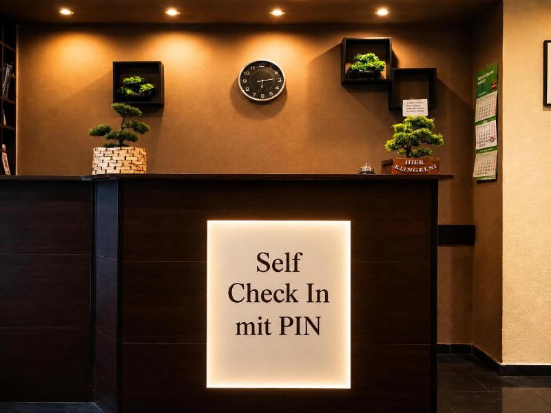 Hotel Mona image
