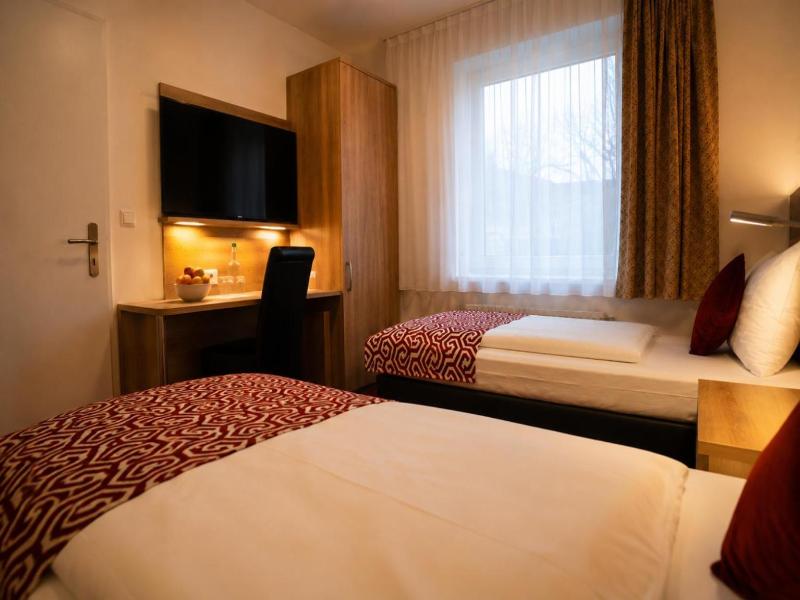 Hotel Mona image