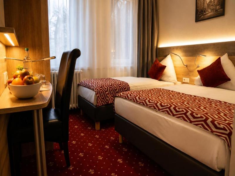 Hotel Mona image