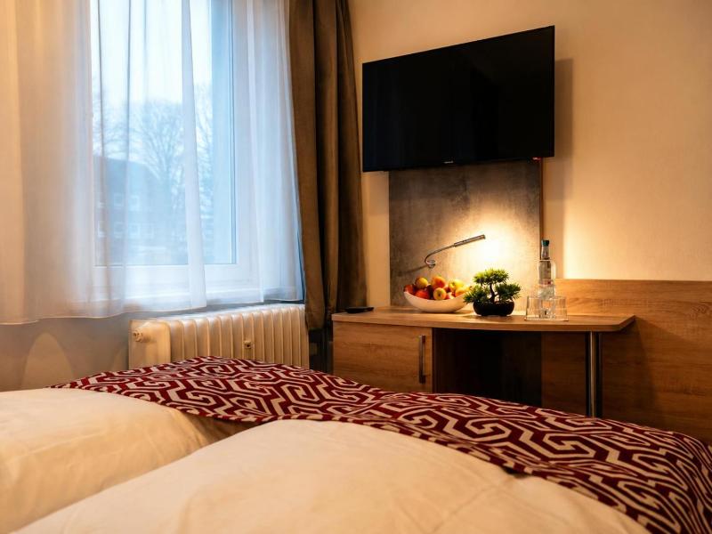 Hotel Mona image