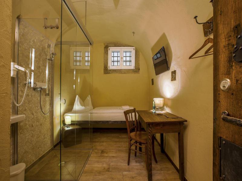 Hotel Fronfeste image