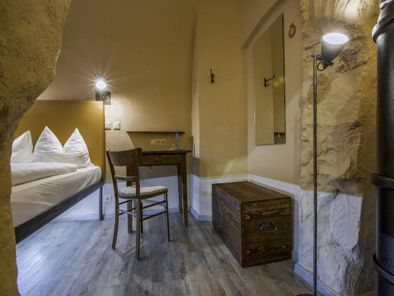 Hotel Fronfeste image