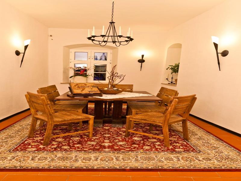 Hotel Fronfeste image