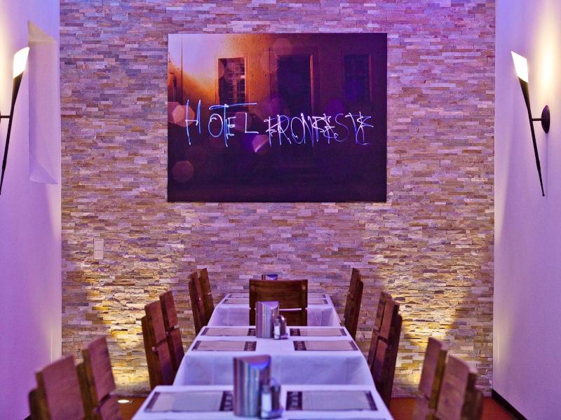 Hotel Fronfeste image