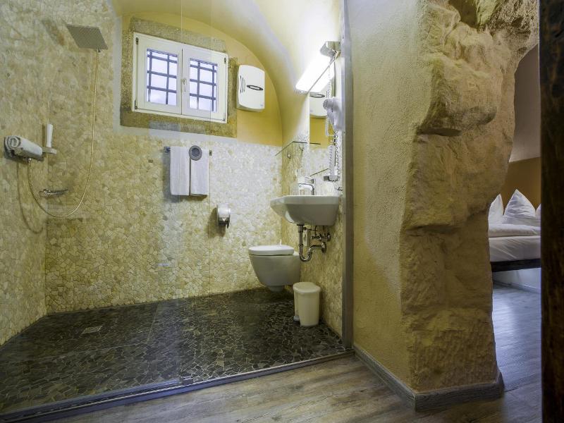 Hotel Fronfeste image