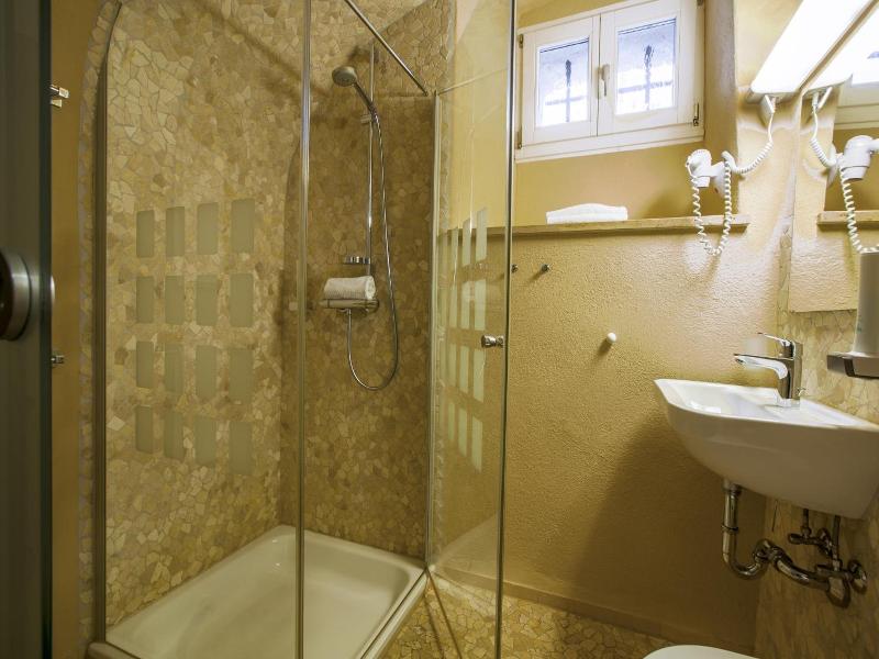 Hotel Fronfeste image