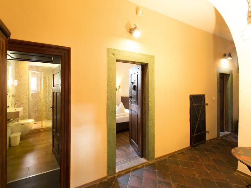 Hotel Fronfeste image