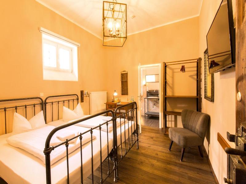 Hotel Fronfeste image