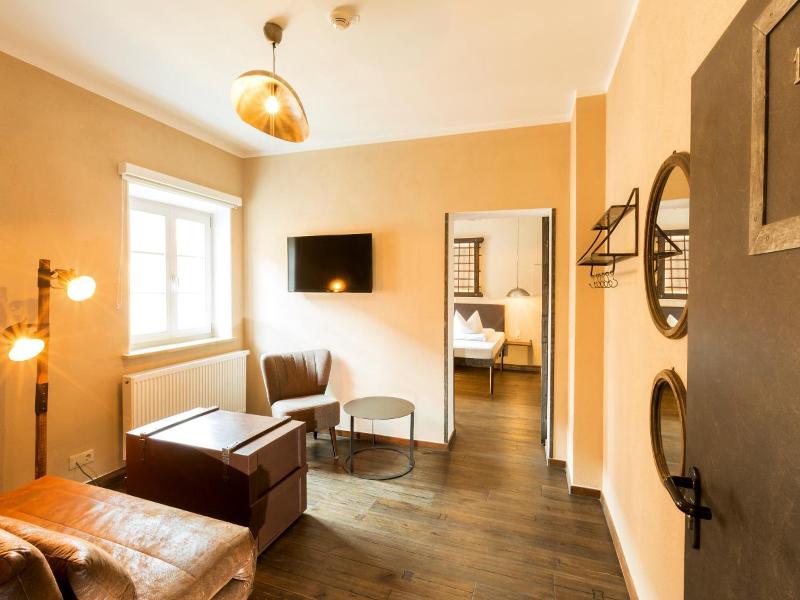Hotel Fronfeste image