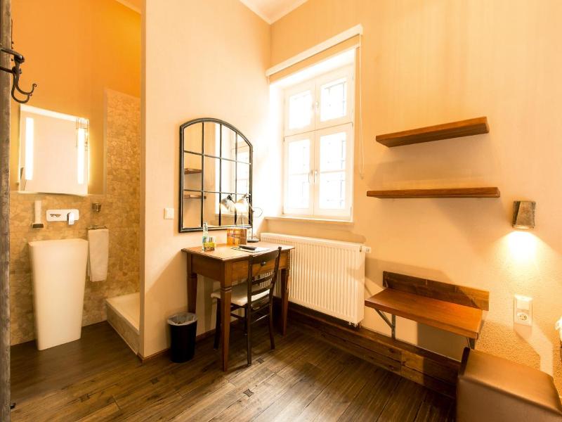Hotel Fronfeste image