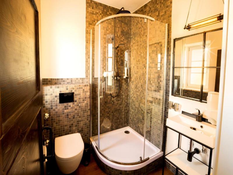 Hotel Fronfeste image