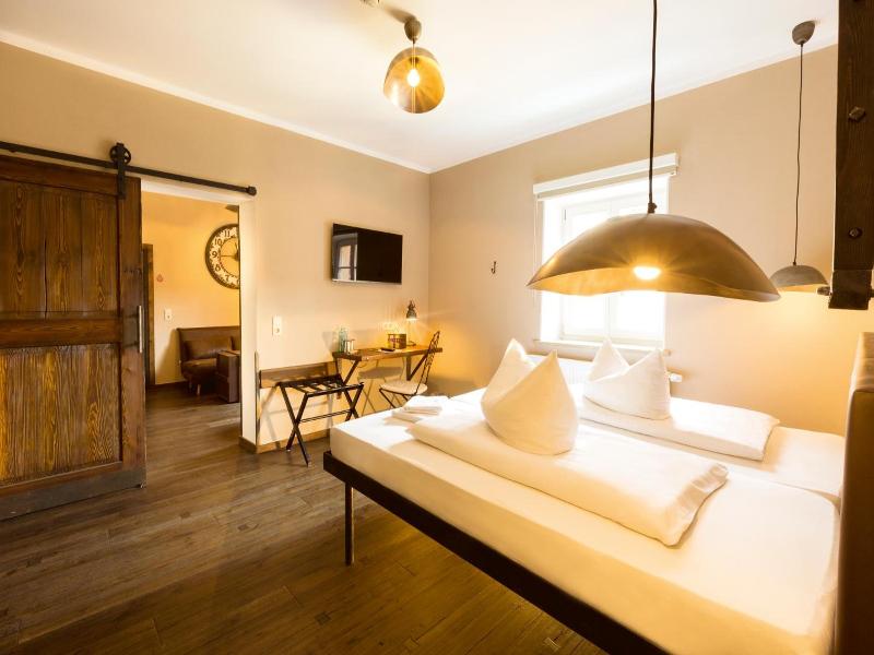 Hotel Fronfeste image