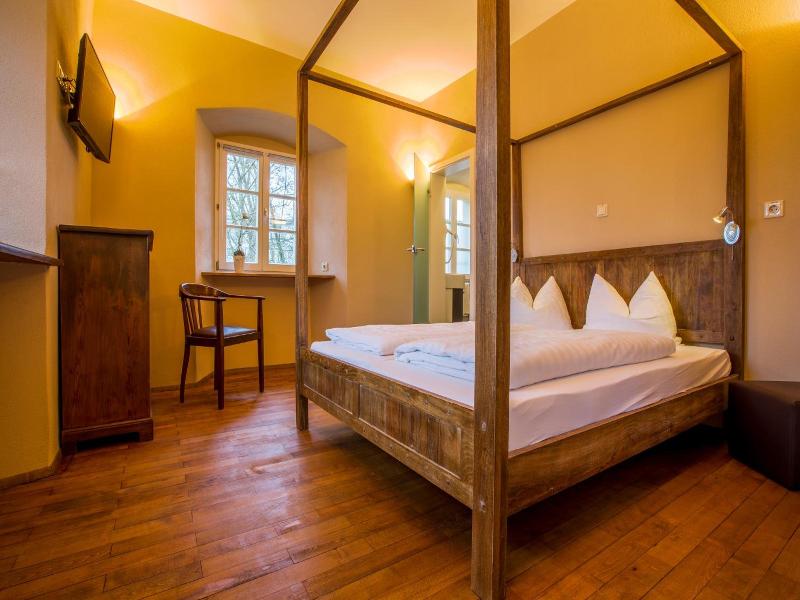 Hotel Fronfeste image