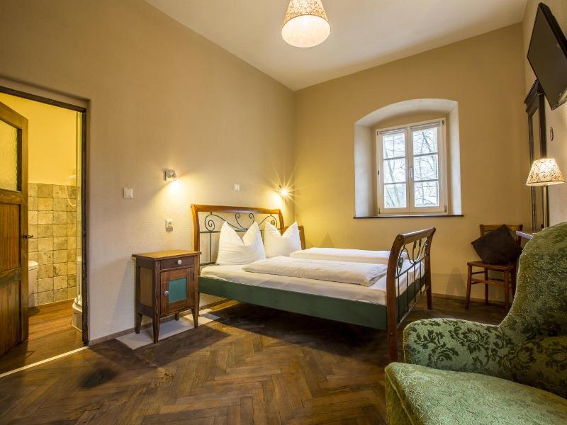 Hotel Fronfeste image