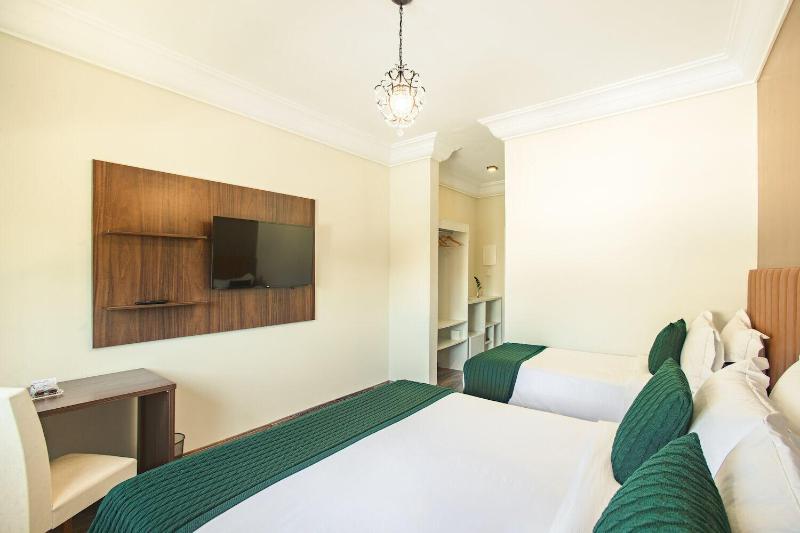 Altitude Lodge image