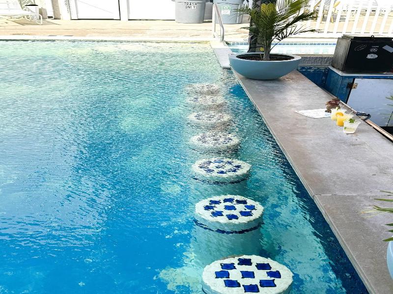 Oceanic Hotel