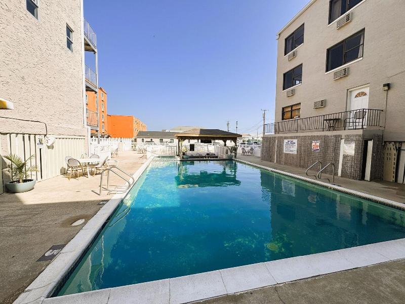 Oceanic Hotel