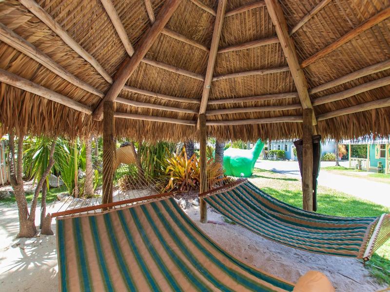 Sunset Cove Beach Resort