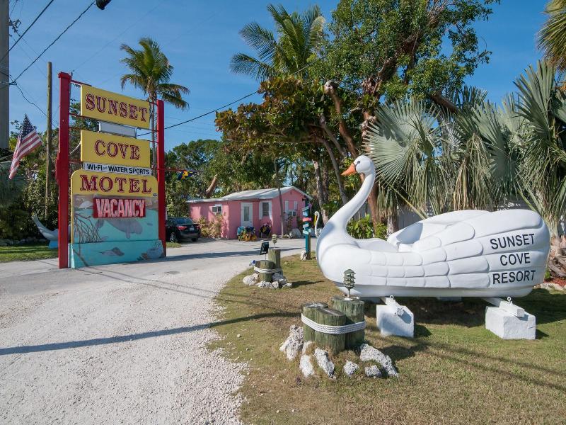 Sunset Cove Beach Resort