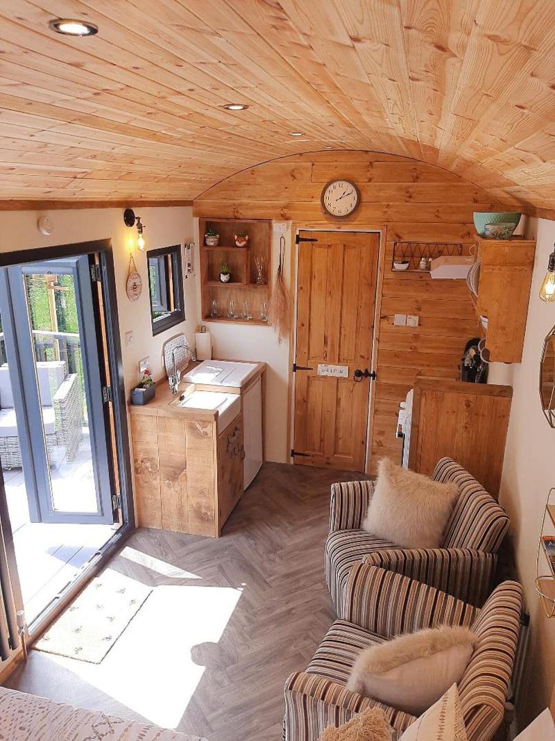 Luxury Shepherds Hut With Spa Hot Tub On Anglesey image