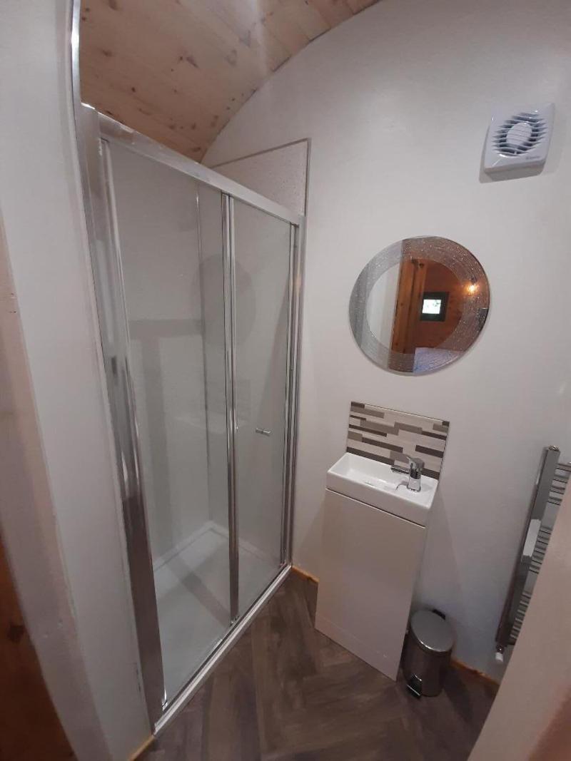 Luxury Shepherds Hut With Spa Hot Tub On Anglesey image