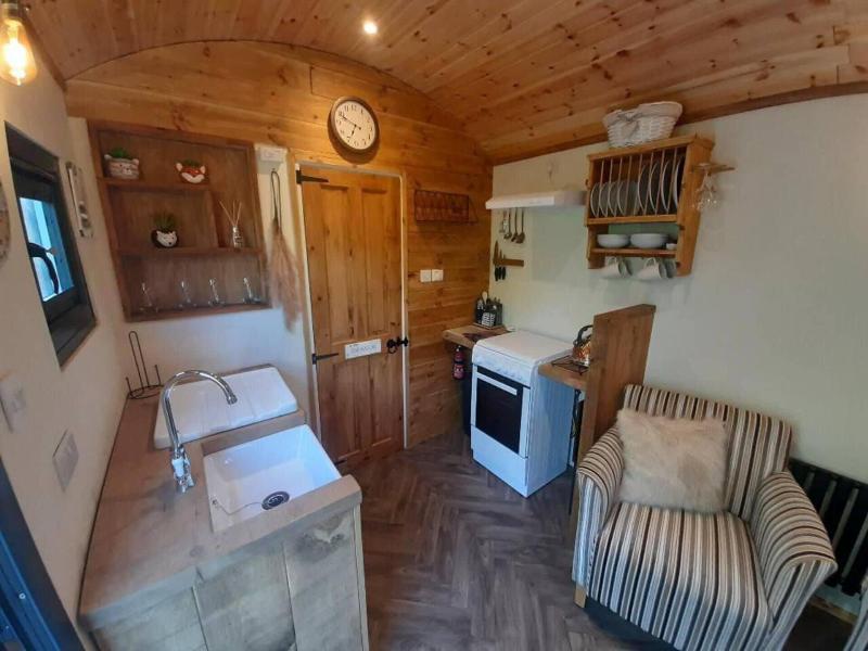 Luxury Shepherds Hut With Spa Hot Tub On Anglesey image