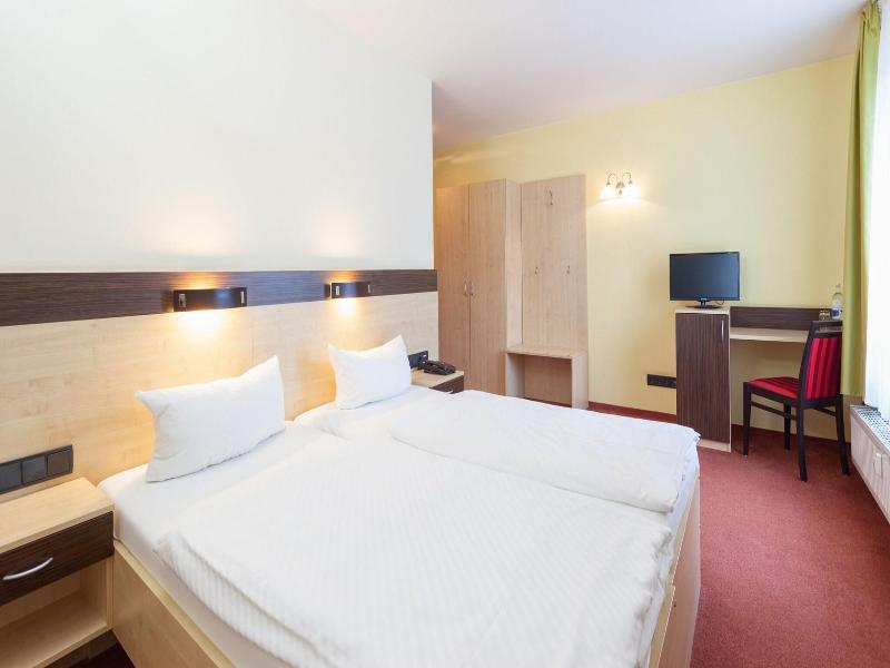 Hotel Mit Mensch image