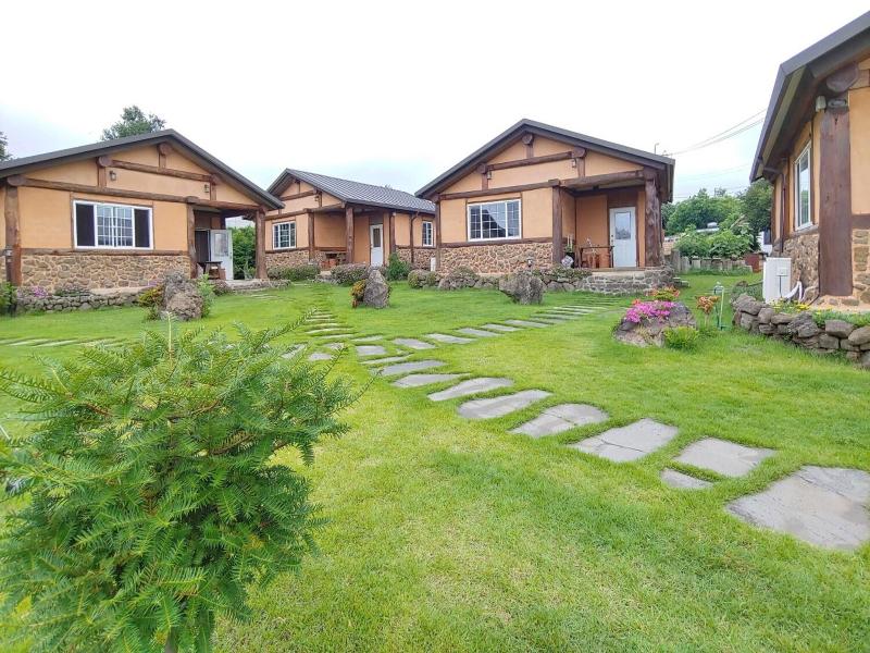 Geumok Log Pension