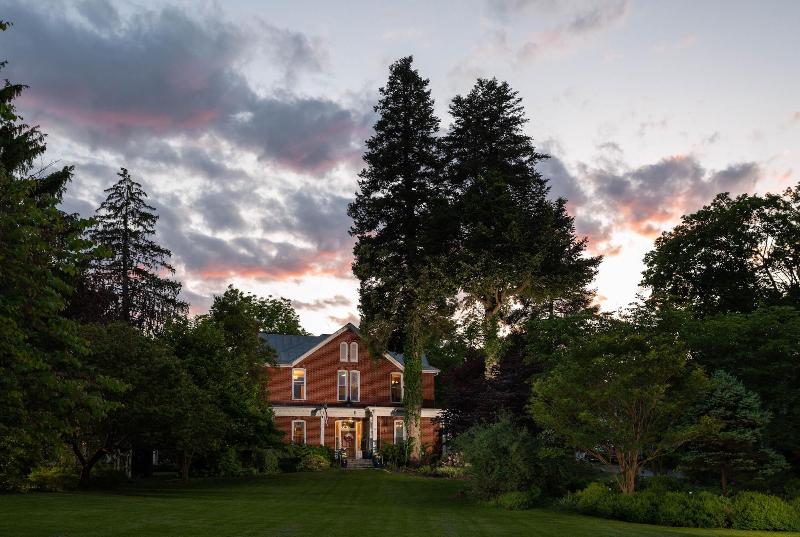 South Court Inn