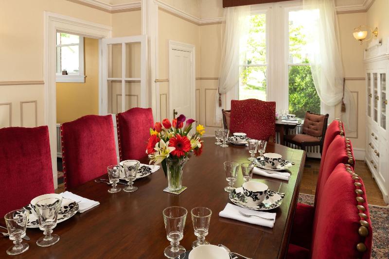 South Court Inn