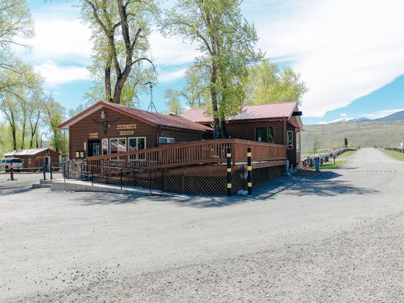 The Longhorn Ranch Lodge And Rv Resort