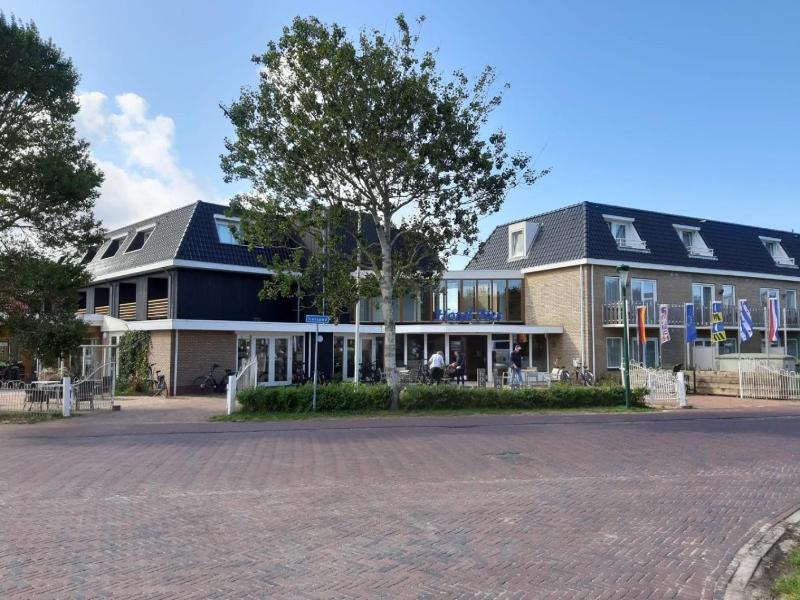 Hotel Nes image