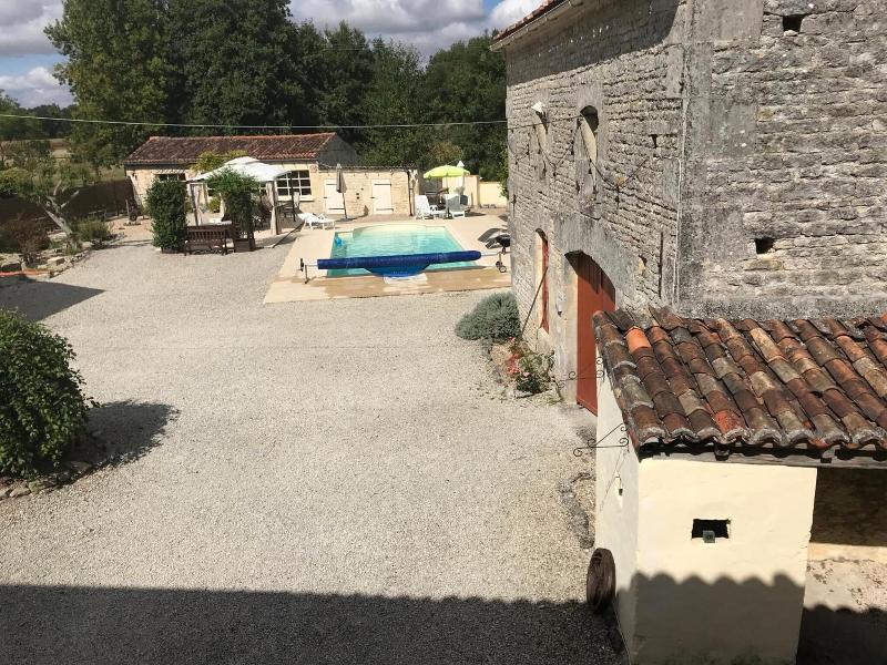 Chambre D Hotes Les Cygnes Noirs image