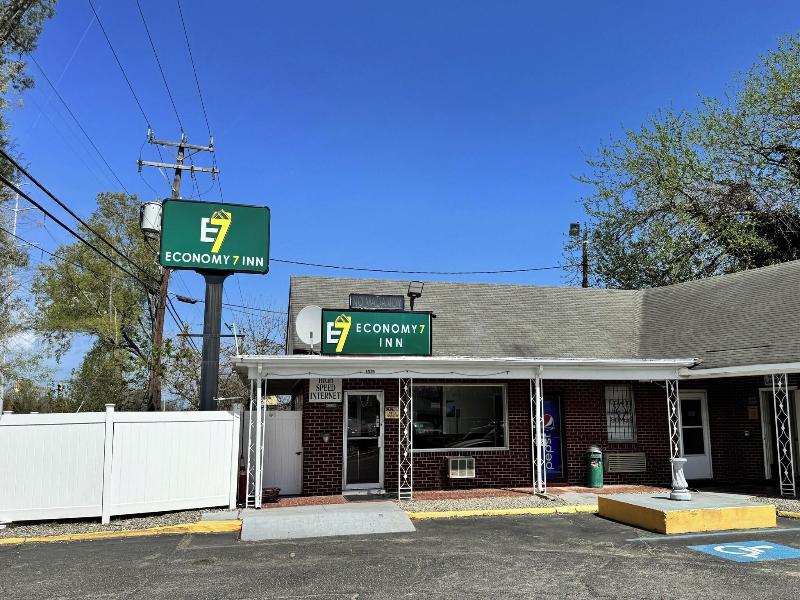 Economy 7 Inn Hampton