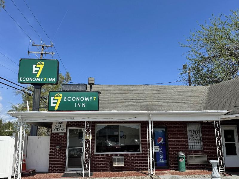 Economy 7 Inn Hampton