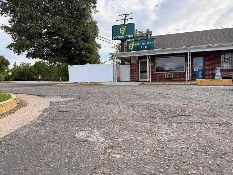 Economy 7 Inn Hampton