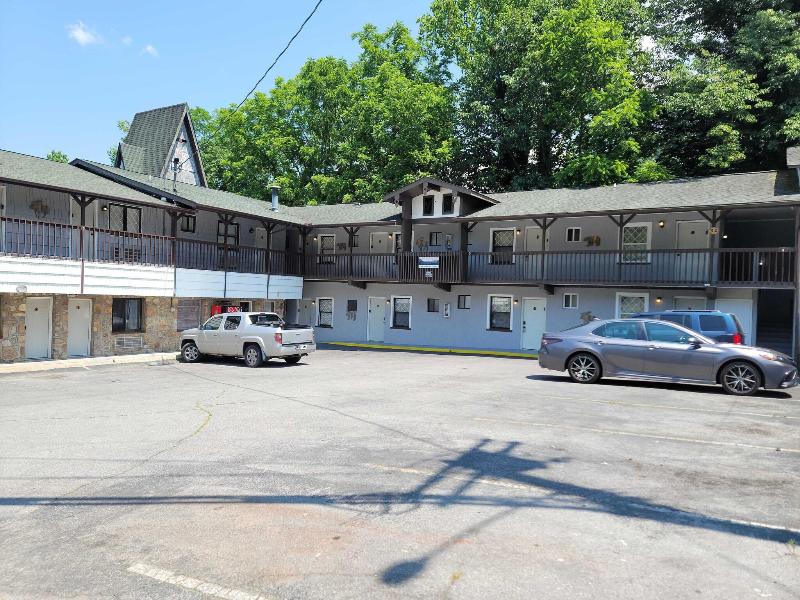 Ski Mountain Lodge image