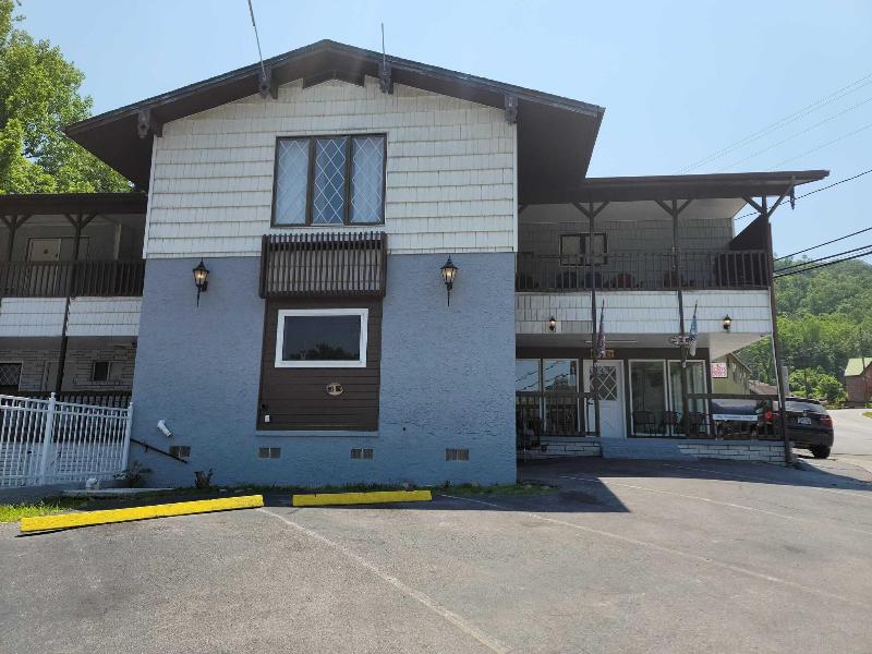 Ski Mountain Lodge image