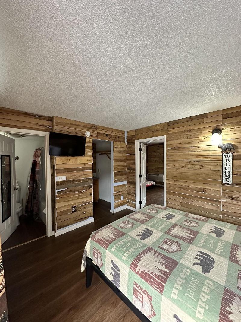 Ski Mountain Lodge image
