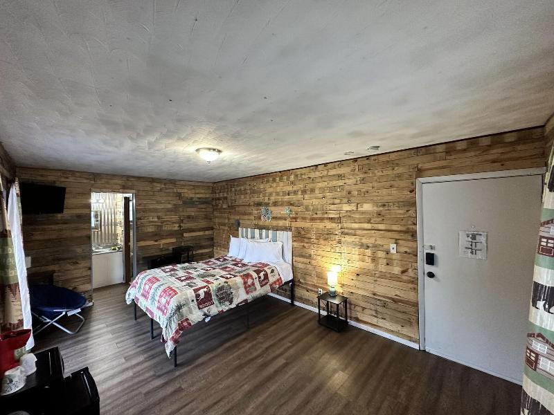 Ski Mountain Lodge image