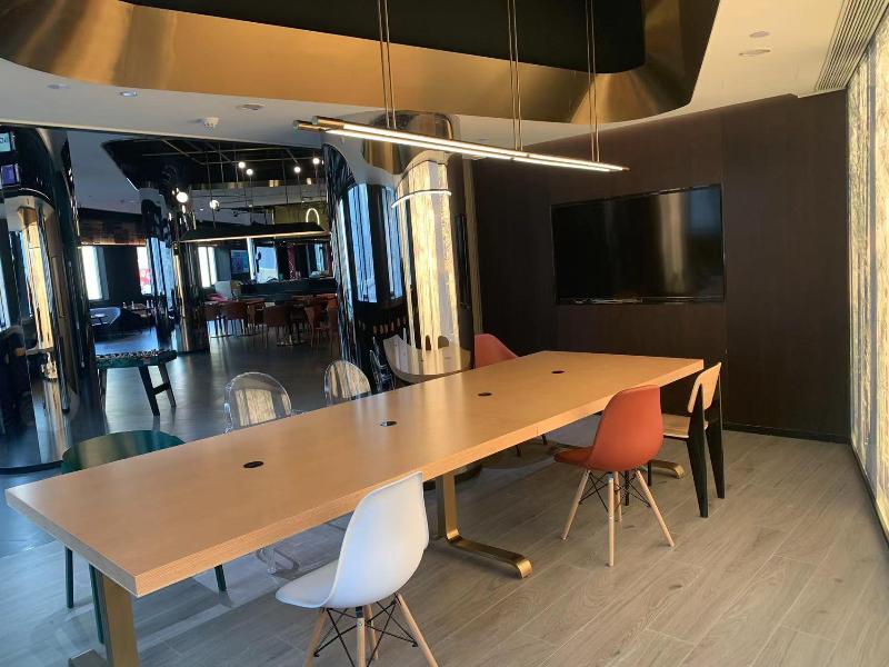 Lobby & Reception