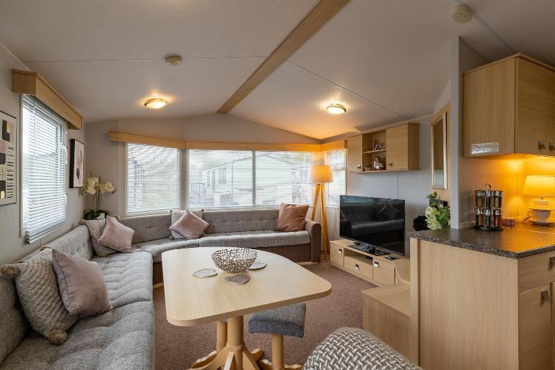 Inside No 9 Retreat image